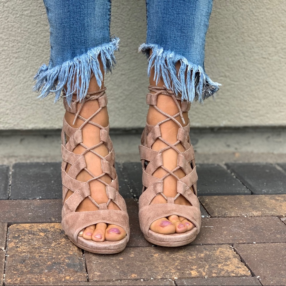 NIB Lace Up Gladiator Chunky Heel Platform Sandal - Picture 4 of 8